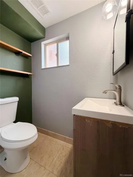 945 Dearborn Street Aurora CO 80011 | MLS #REC2550489 08252026215310 800 22