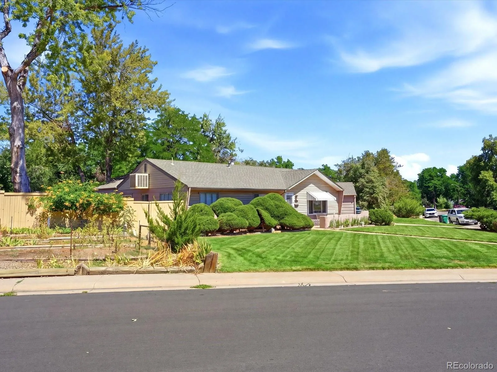 3415 S Hudson Way Denver CO 80222 | MLS #REC2552951 08112026165016 1600 6