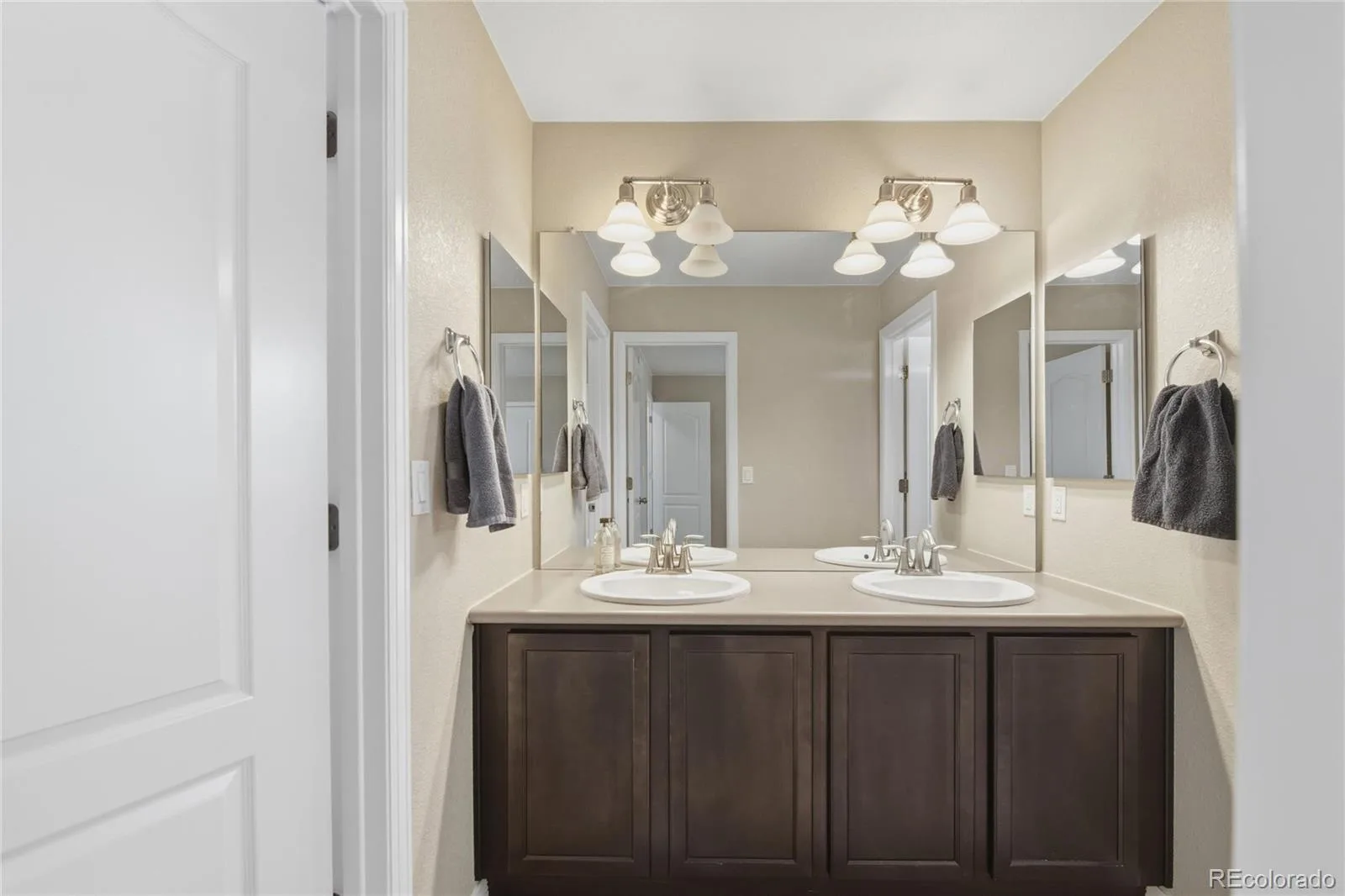 6165 Flattop Street Golden CO 80403 | MLS #REC2553595 05292026164756 1600 26