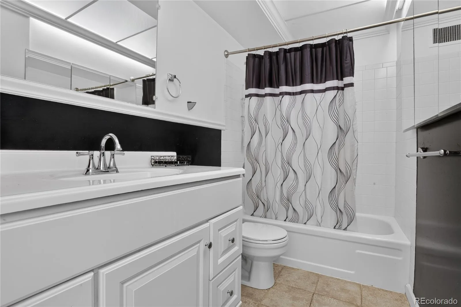 9180 E Center Avenue #6B Denver CO 80247 | MLS #REC2554973 09222026220952 1600 15