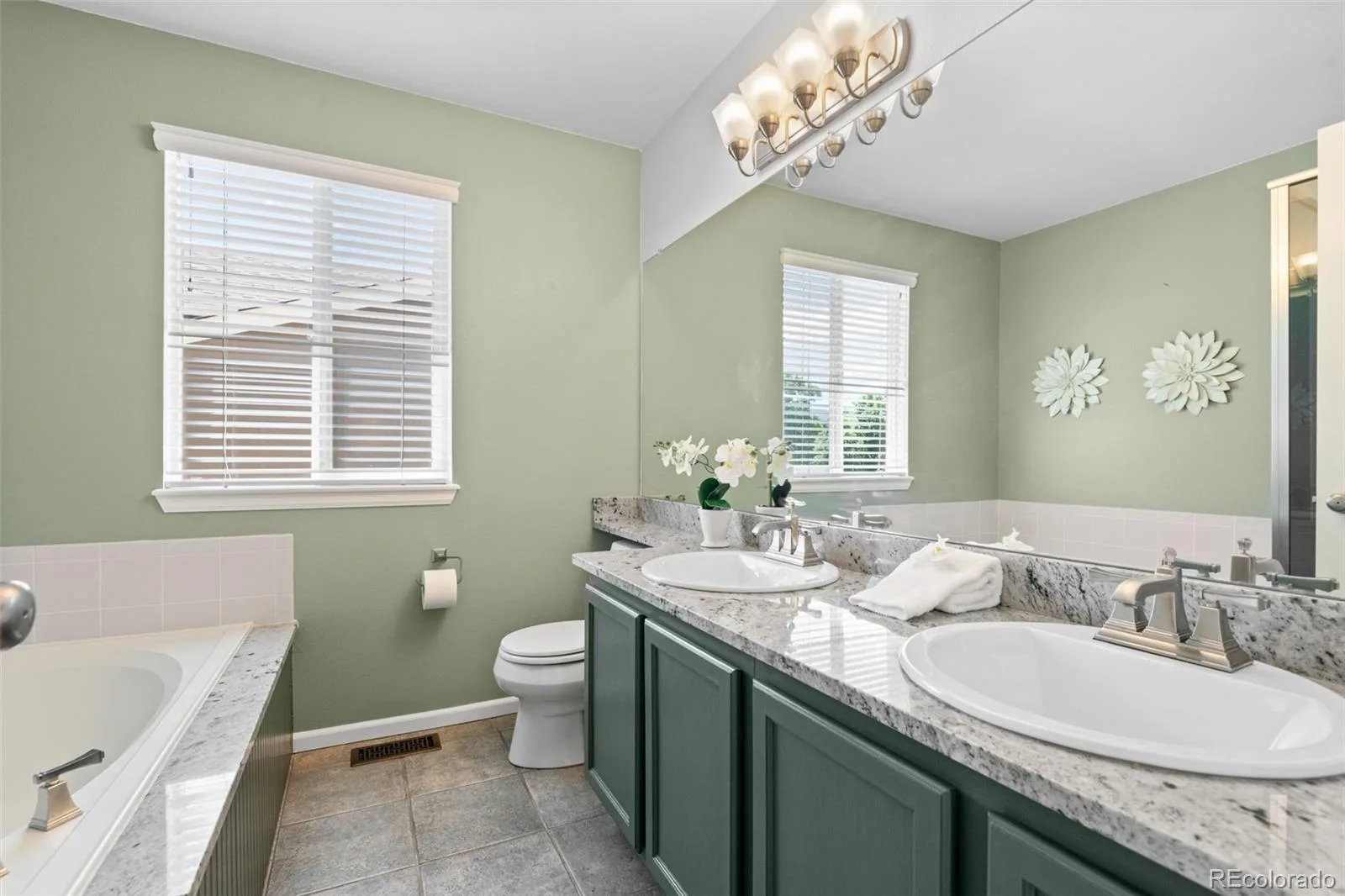 4883 Apollo Bay Drive Highlands Ranch CO 80130 | MLS #REC2558280 08132026060637 1600 27
