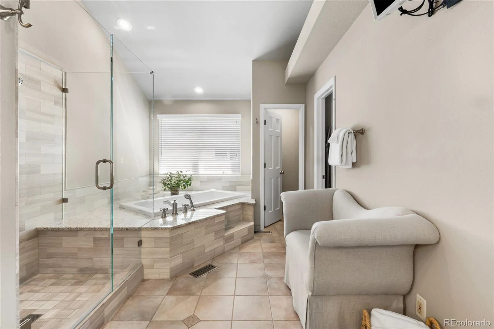 5860 S Quintero Circle Centennial CO 80015 MLS #REC2560948 05162026050858 1600 31