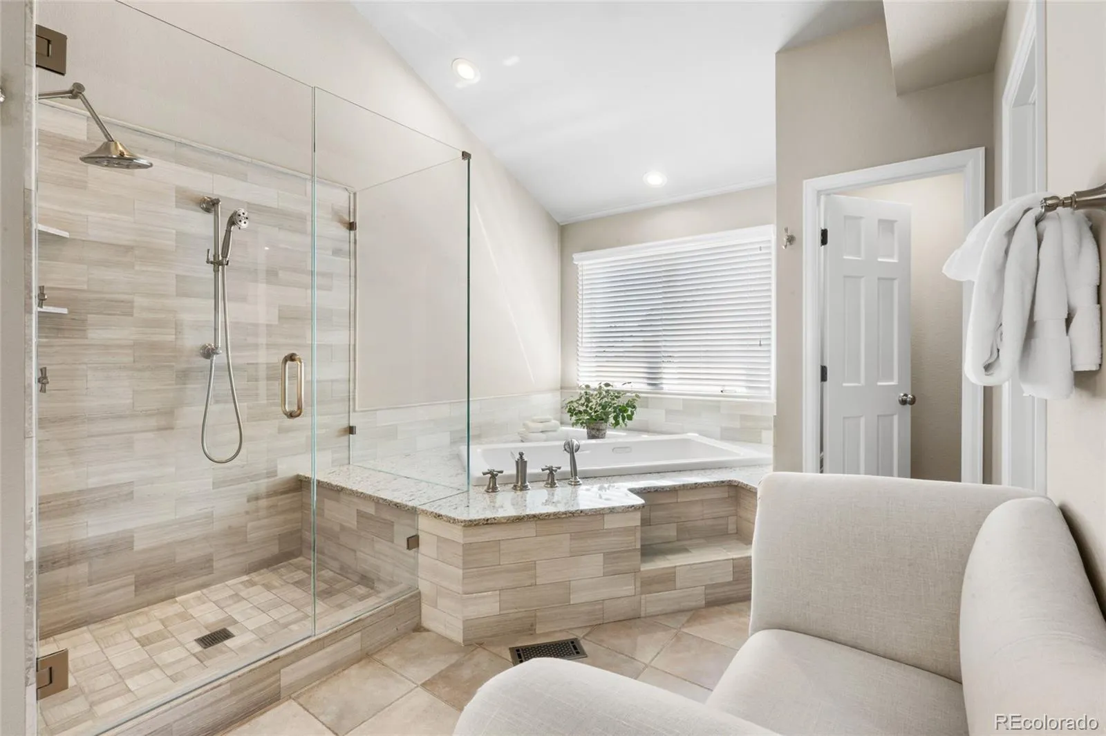 5860 S Quintero Circle Centennial CO 80015 MLS #REC2560948 05162026050858 1600 32