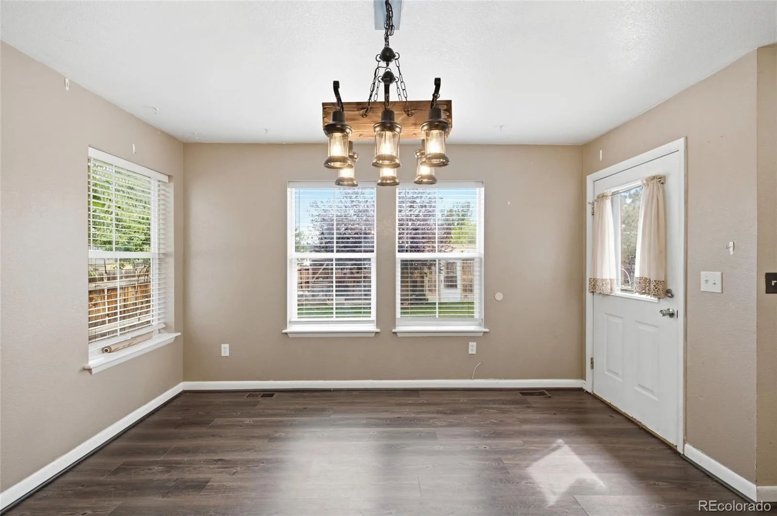 14820 E 18th Place Aurora CO 80011 | MLS #REC2561235 09212026192922 1600 11