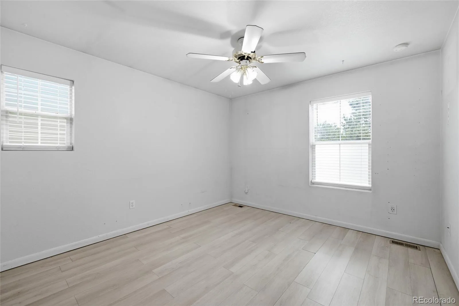 14820 E 18th Place Aurora CO 80011 | MLS #REC2561235 09212026192922 1600 17