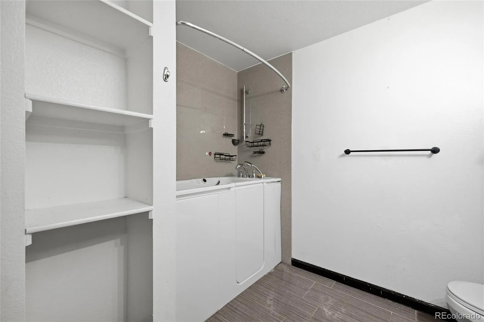 14820 E 18th Place Aurora CO 80011 | MLS #REC2561235 09212026192922 1600 23