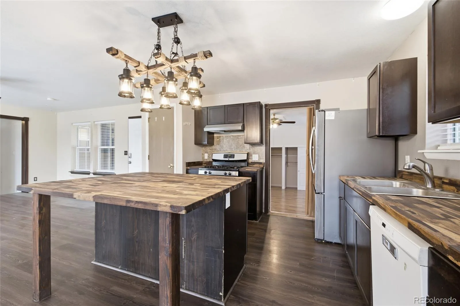 14820 E 18th Place Aurora CO 80011 | MLS #REC2561235 09212026192922 1600 7