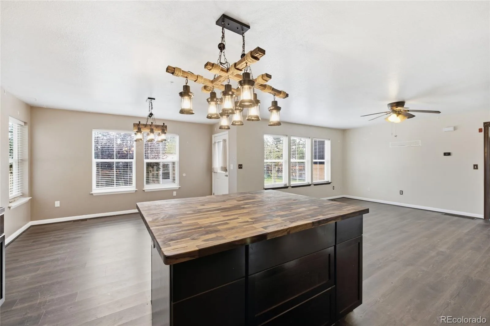 14820 E 18th Place Aurora CO 80011 | MLS #REC2561235 09212026192922 1600 9