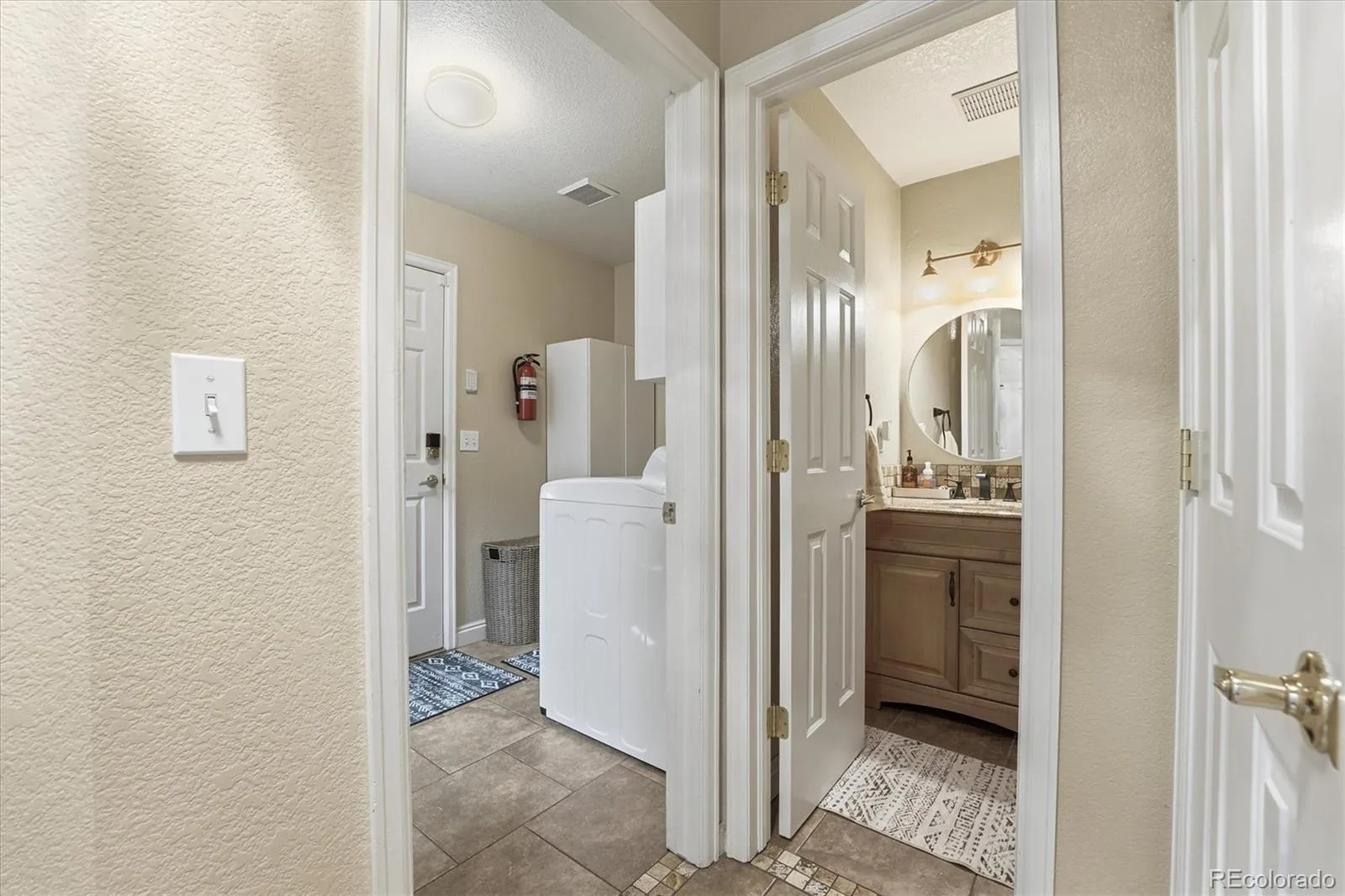 4825 S Ammons Street #119 Littleton CO 80123 MLS #REC2562658 06012026225604 1600 18