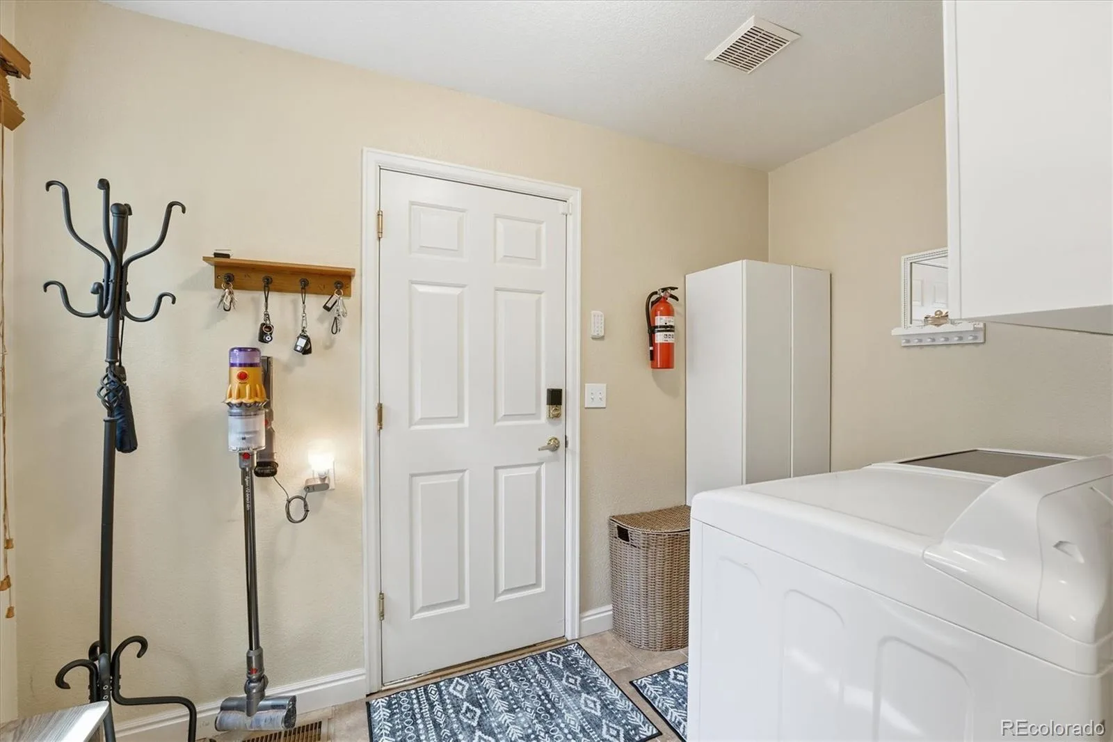4825 S Ammons Street #119 Littleton CO 80123 MLS #REC2562658 06012026225604 1600 20