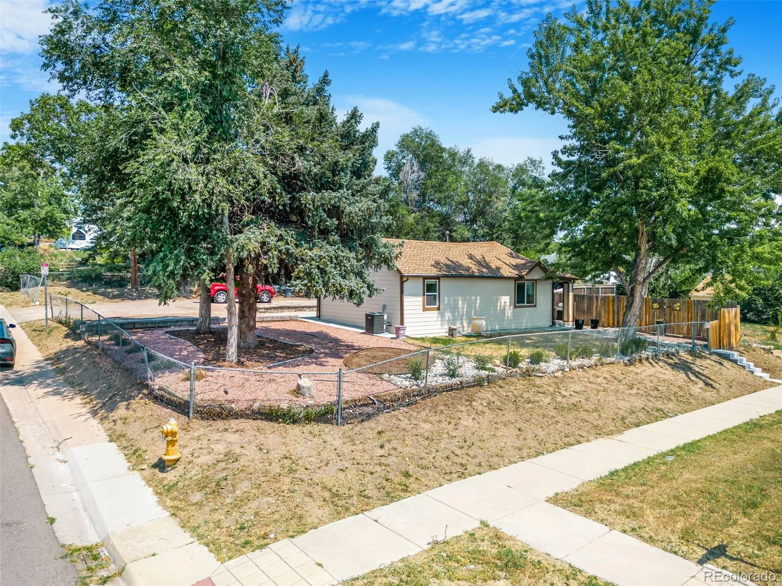 3835 W 3RD Avenue Denver CO 80219 MLS #REC2562722 06242026025131 1600 31