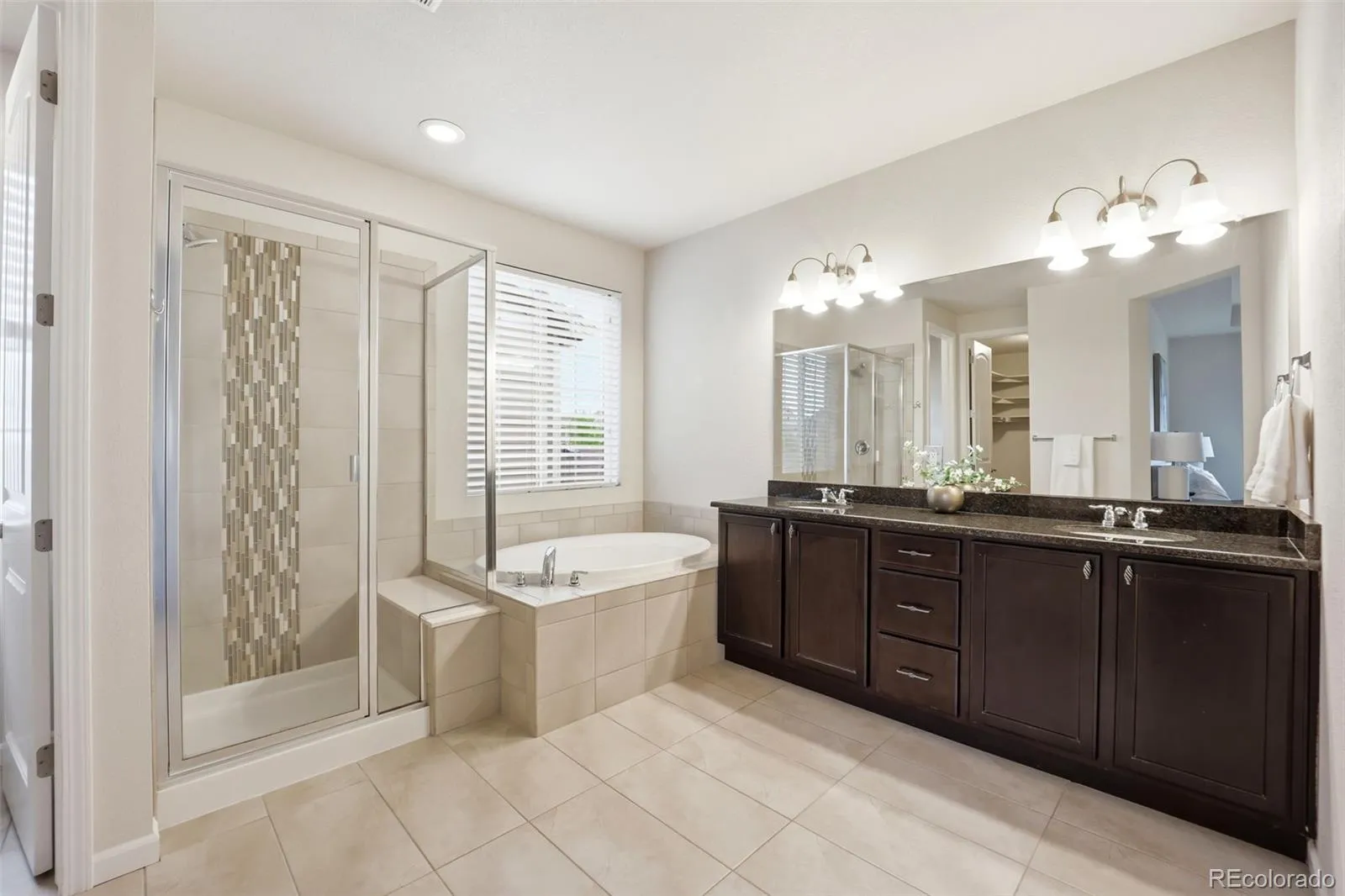 7566 S Quantock Court Aurora CO 80016 MLS #REC2566619 05142026155102 1600 21