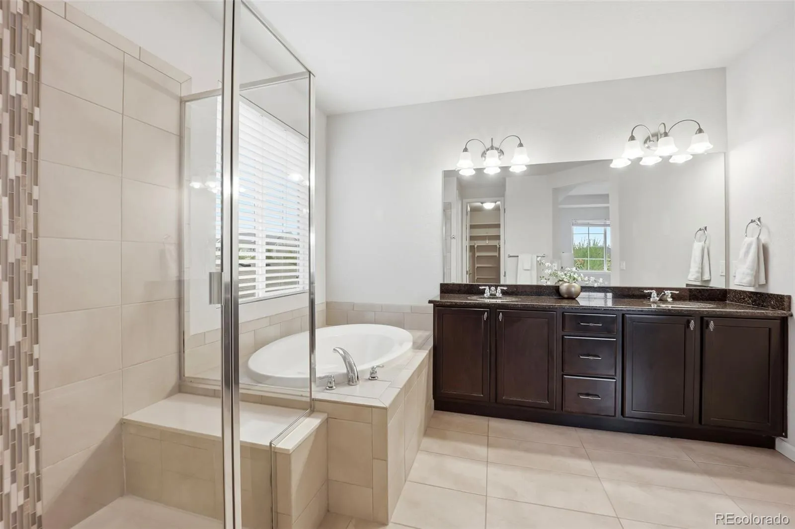 7566 S Quantock Court Aurora CO 80016 MLS #REC2566619 05142026155102 1600 22