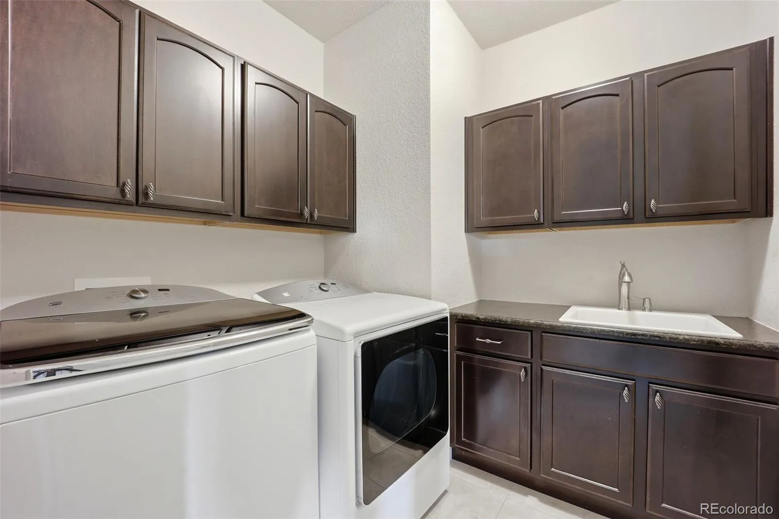 7566 S Quantock Court Aurora CO 80016 MLS #REC2566619 05142026155102 1600 26