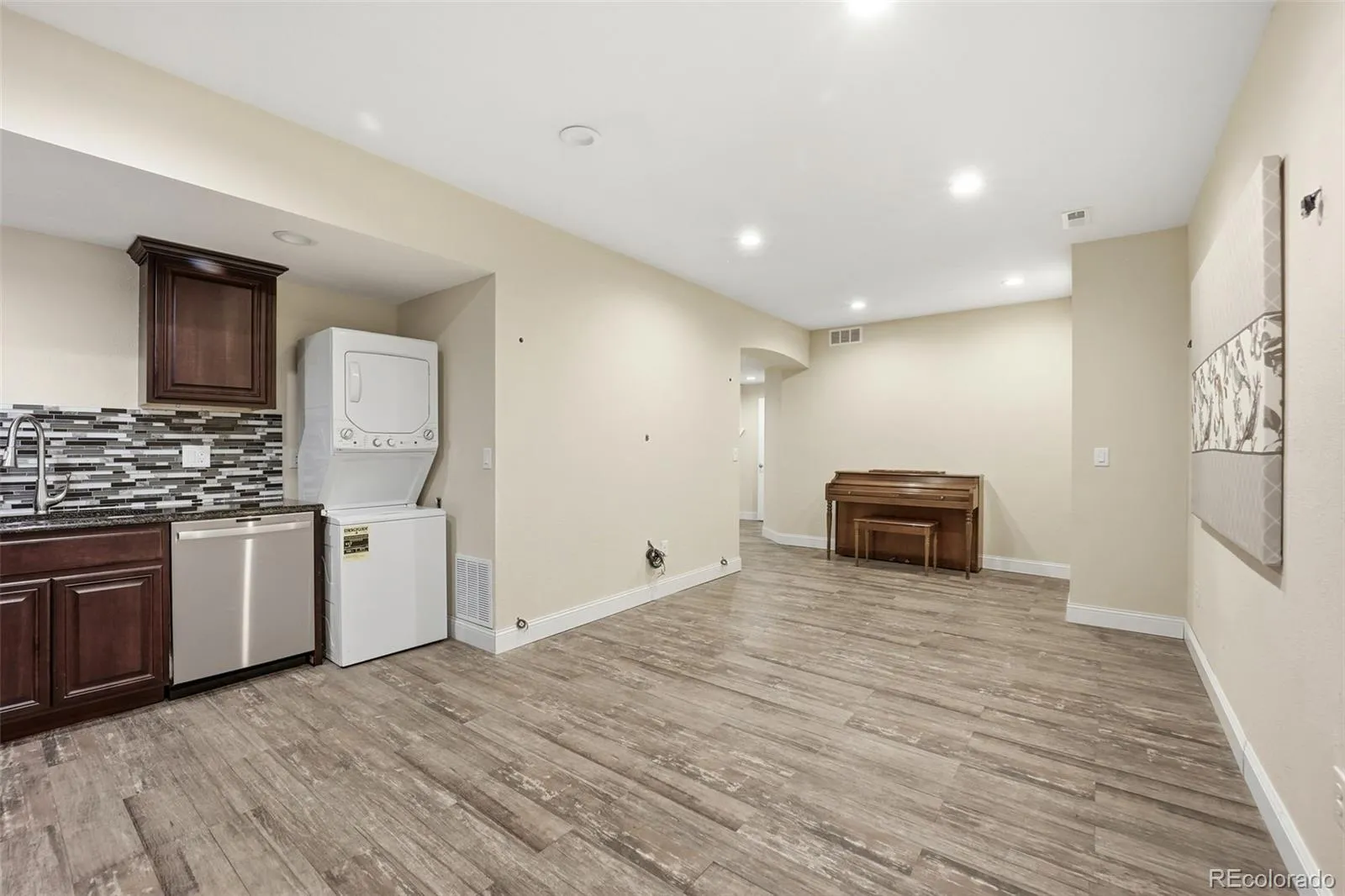 7566 S Quantock Court Aurora CO 80016 MLS #REC2566619 05142026155102 1600 29