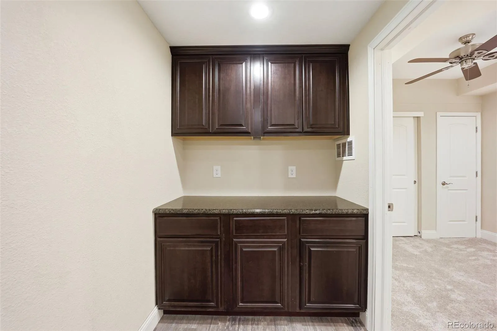 7566 S Quantock Court Aurora CO 80016 MLS #REC2566619 05142026155102 1600 31