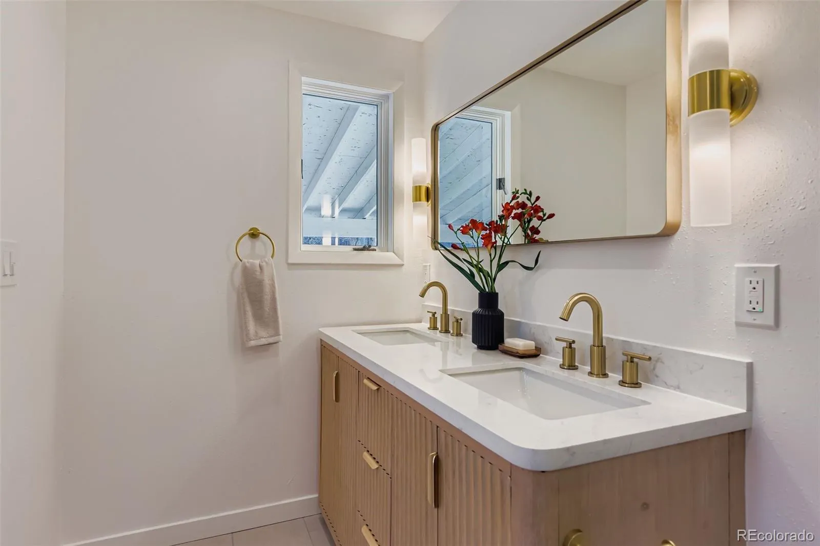 4264 W Radcliff Avenue Denver CO 80236 MLS #REC2569149 05142026230032 1600 19