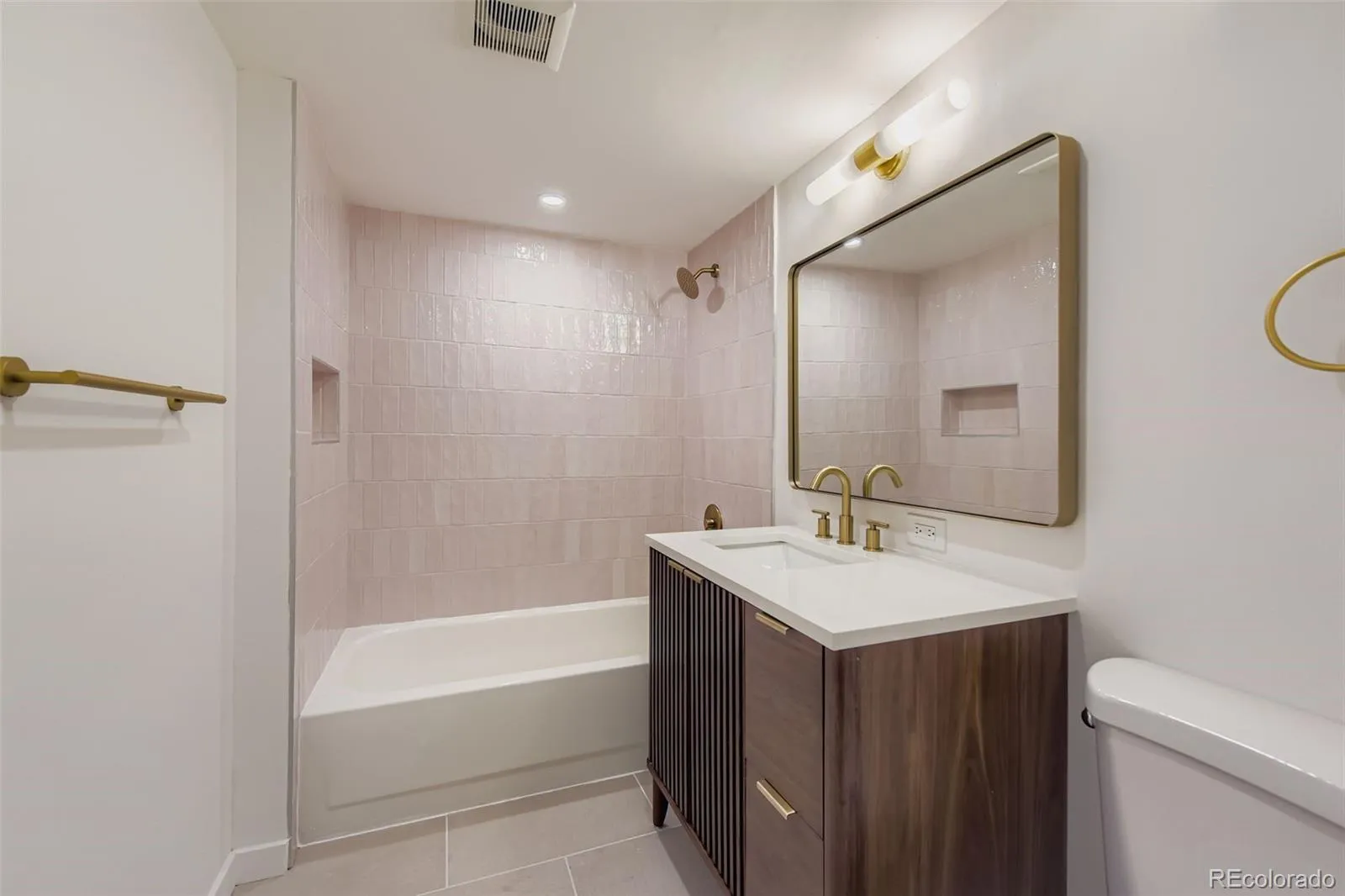 4264 W Radcliff Avenue Denver CO 80236 MLS #REC2569149 05142026230032 1600 30