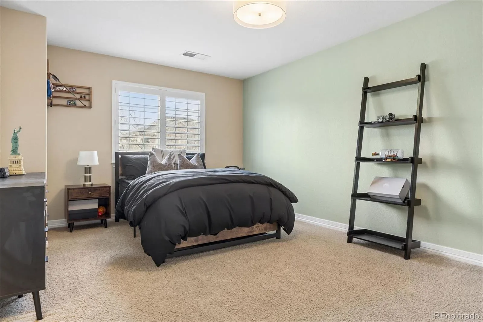 03272026004655 1600 30