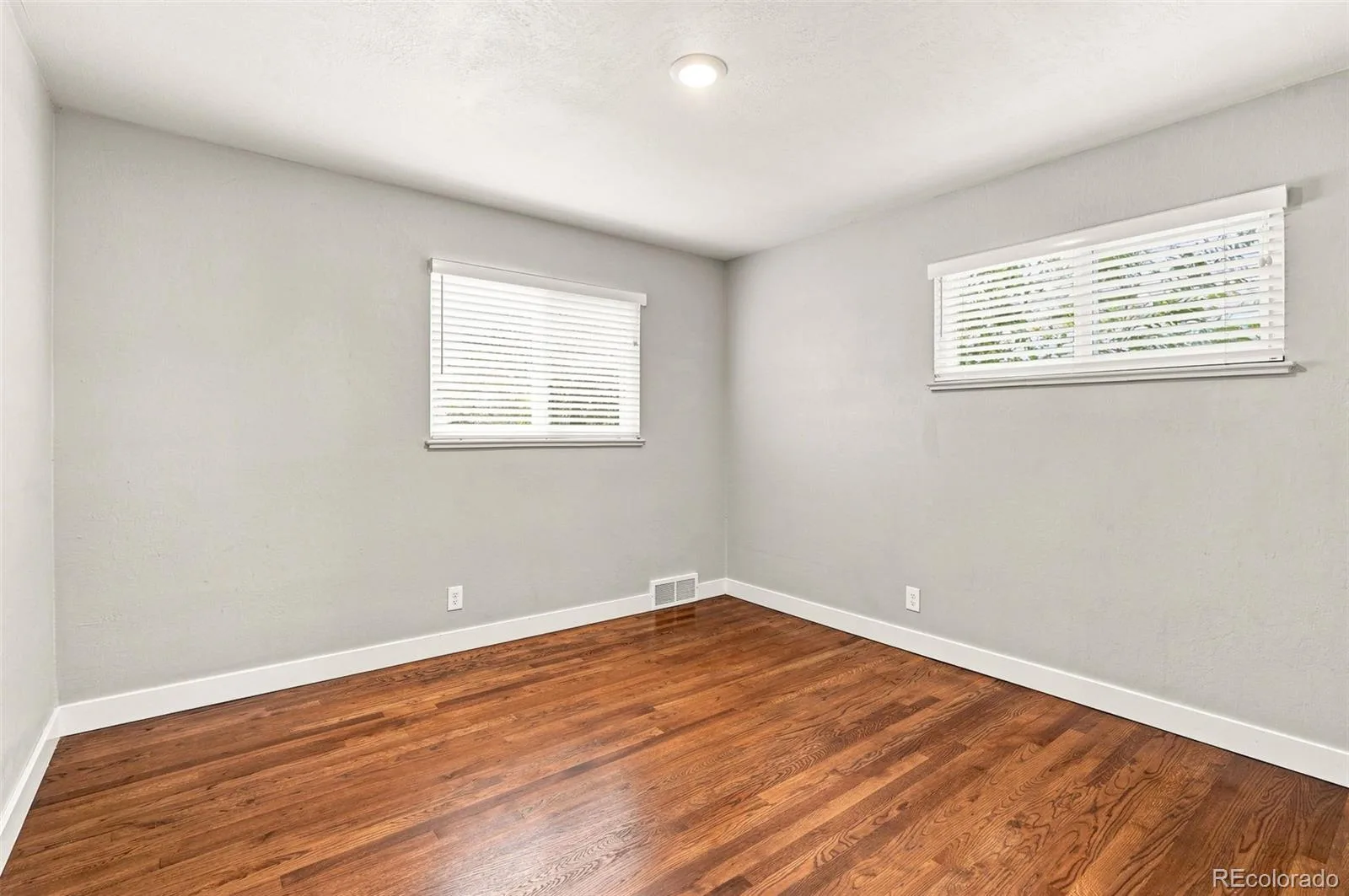 1908 Akron Street Aurora CO 80010 | MLS #REC2571237 08202026222646 1600 21