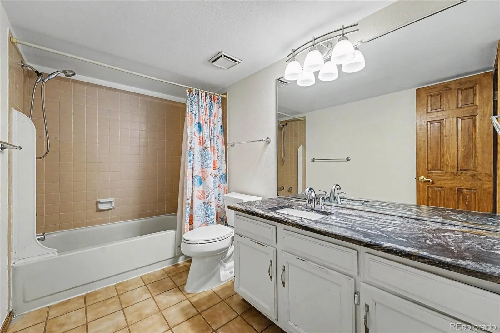 8174 W 81st Drive Arvada CO 80005 MLS #REC2572315 05132026205054 1600 23