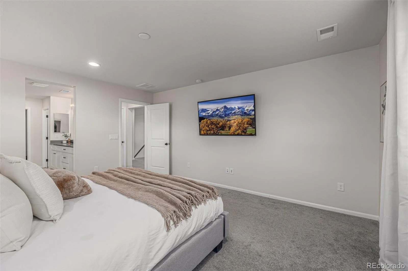 3986 Fultondale Street Aurora CO 80019 MLS #REC2573222 06092026014013 1600 21