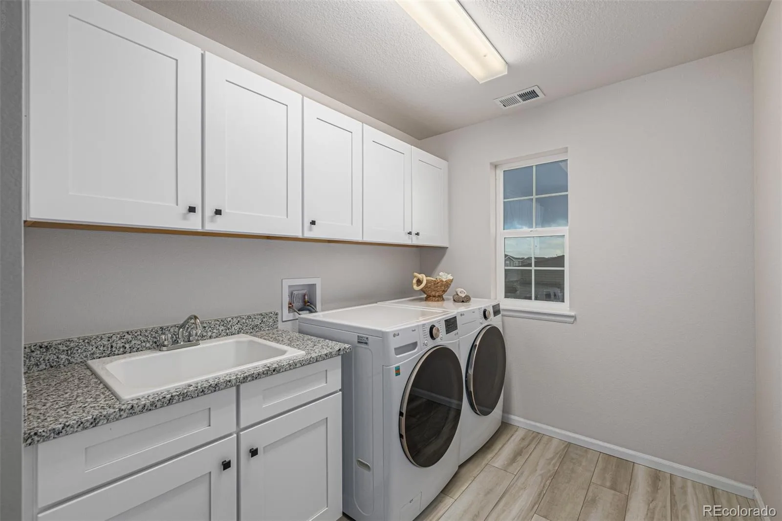 3986 Fultondale Street Aurora CO 80019 MLS #REC2573222 06092026014013 1600 35