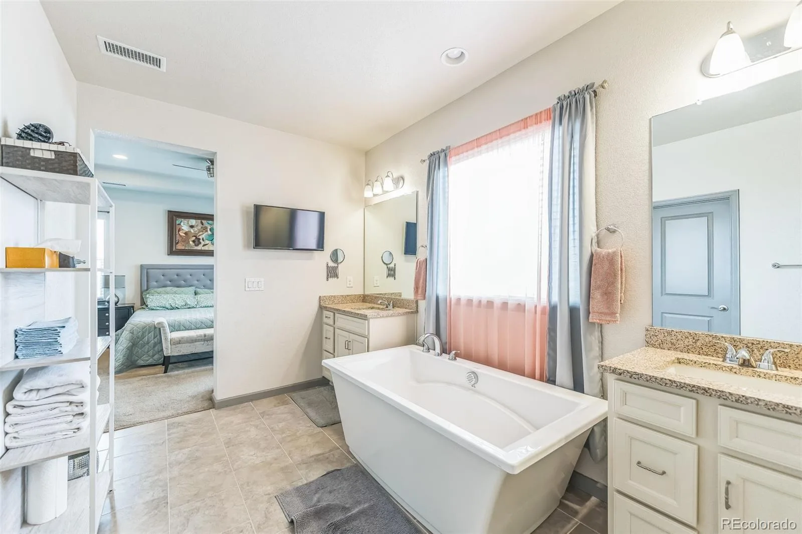 13329 Newport Circle Thornton CO 80602 | MLS #REC2574337 08242026193622 1600 24