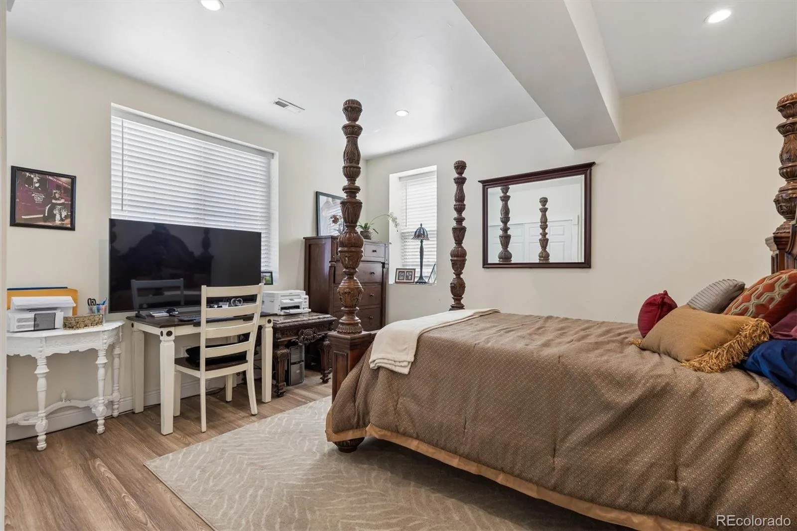 10608 Ladera Drive Lone Tree CO 80124 MLS #REC2575992 06222026140745 1600 34