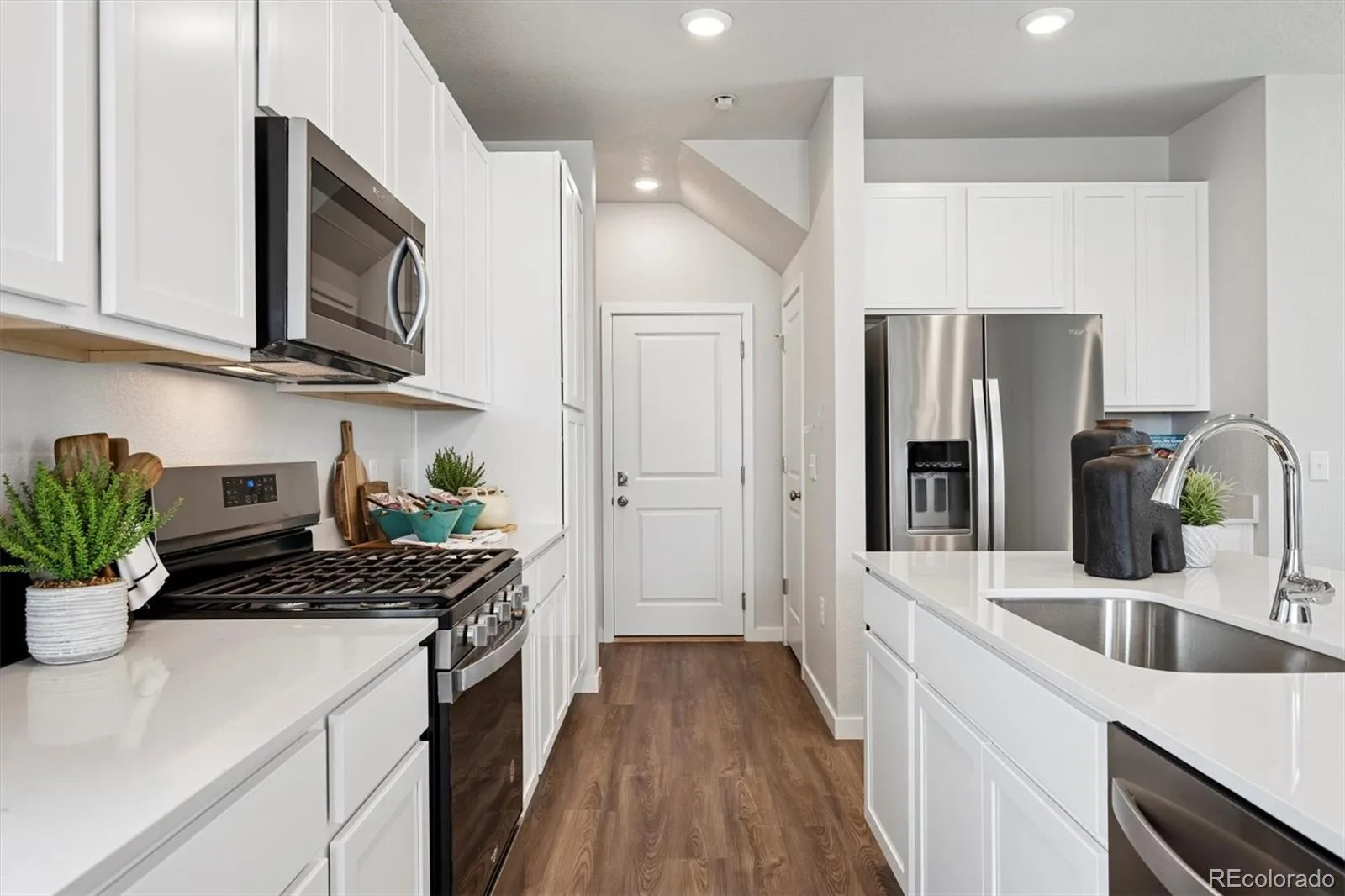 4553 N Versailles Street Aurora CO 80019 | MLS #REC2582572 09242026224527 1600 10