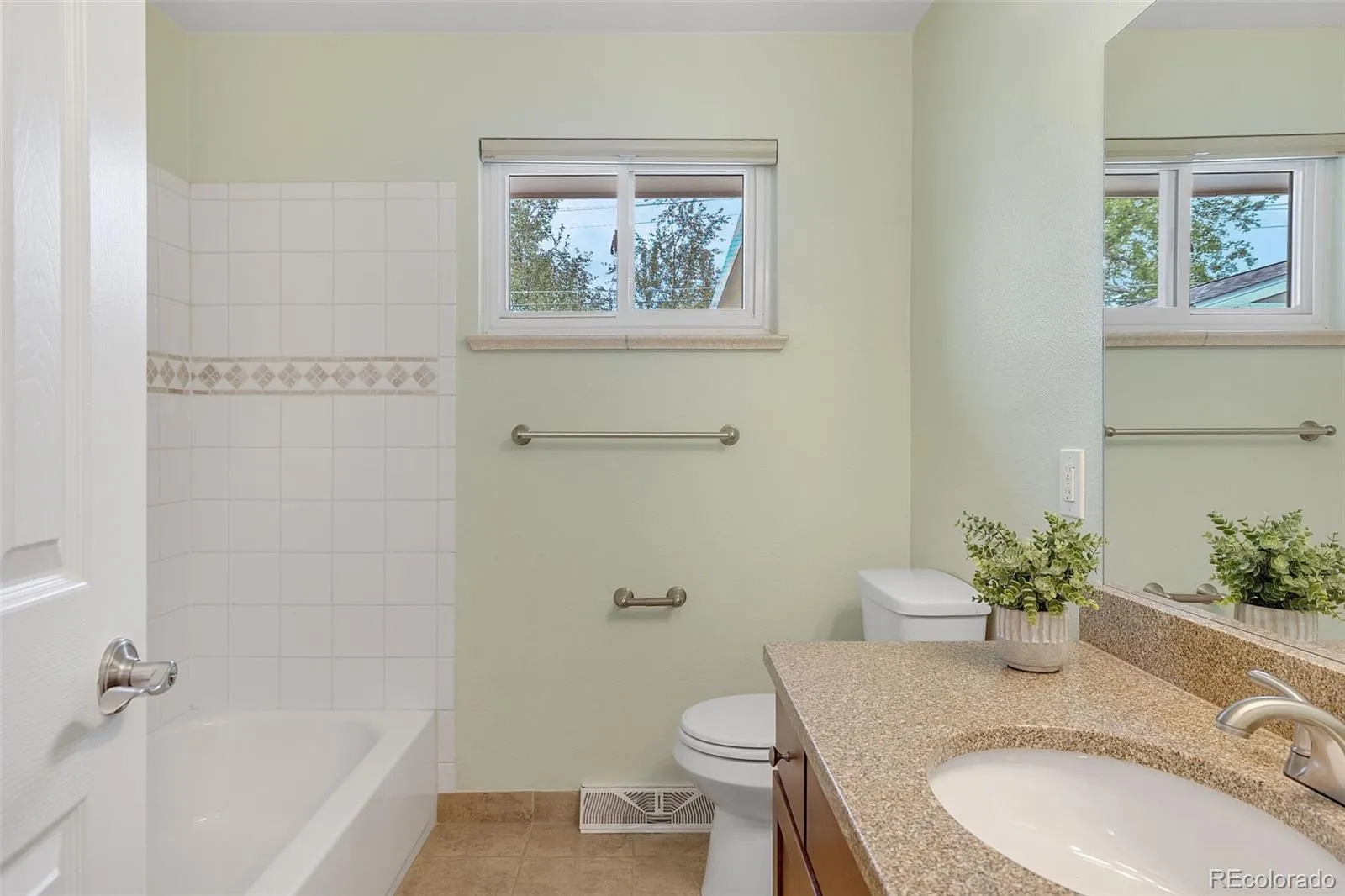 3250 Nelson Street Wheat Ridge CO 80033 MLS #REC2582966 05122026062542 1600 22