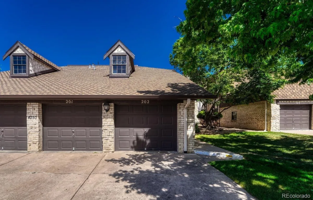 4250 S Olive Street #202 Denver CO 80237 | MLS #REC2584634 08152026144121 1200 36