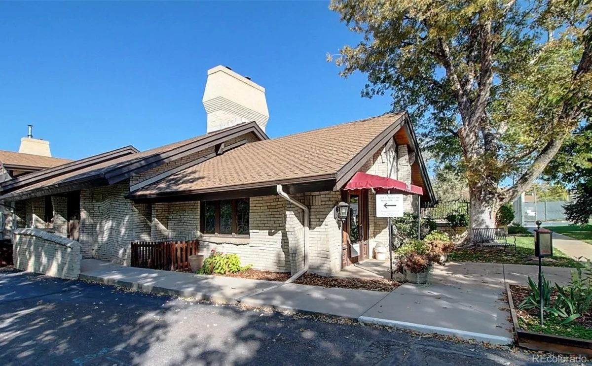 4250 S Olive Street #202 Denver CO 80237 | MLS #REC2584634 08152026144121 1200 37