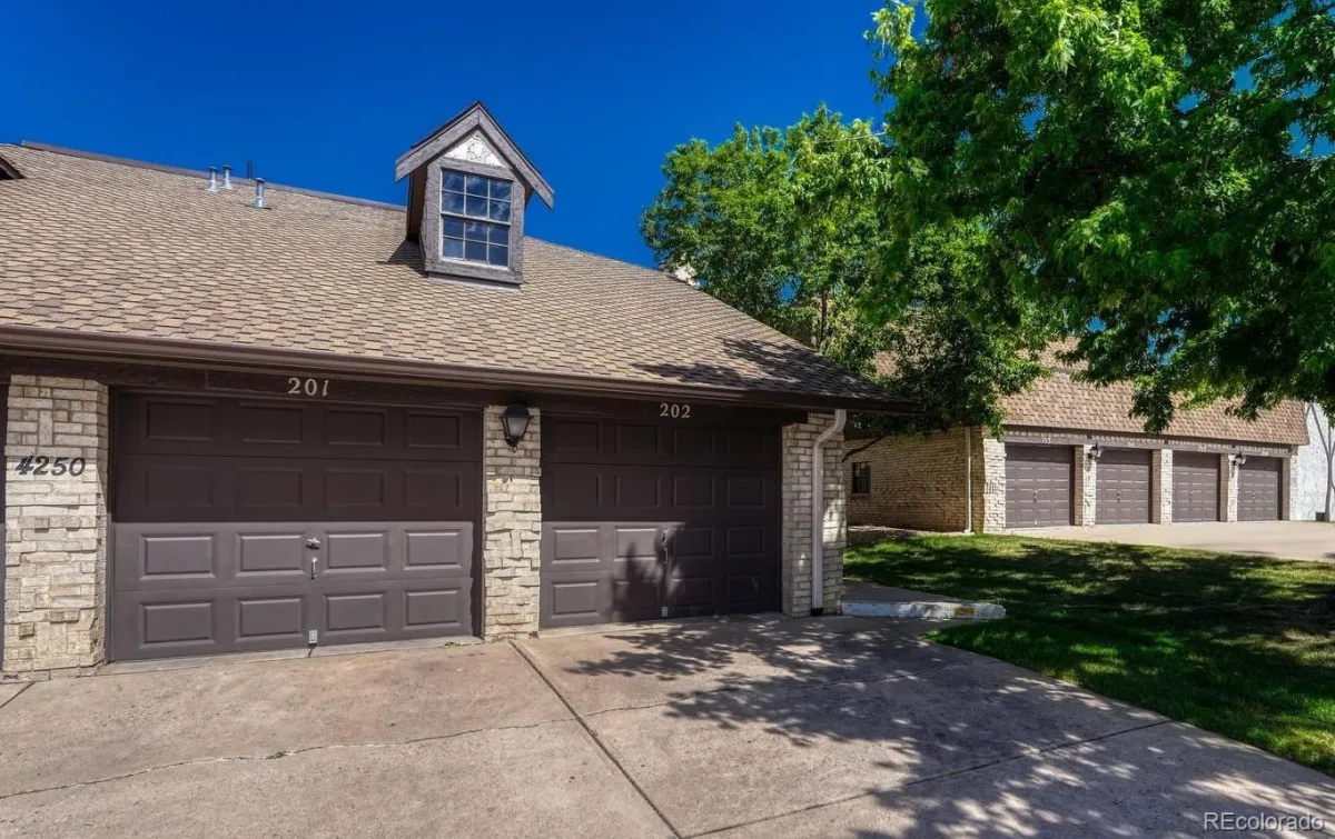 4250 S Olive Street #202 Denver CO 80237 | MLS #REC2584634 08152026144121 1200 42