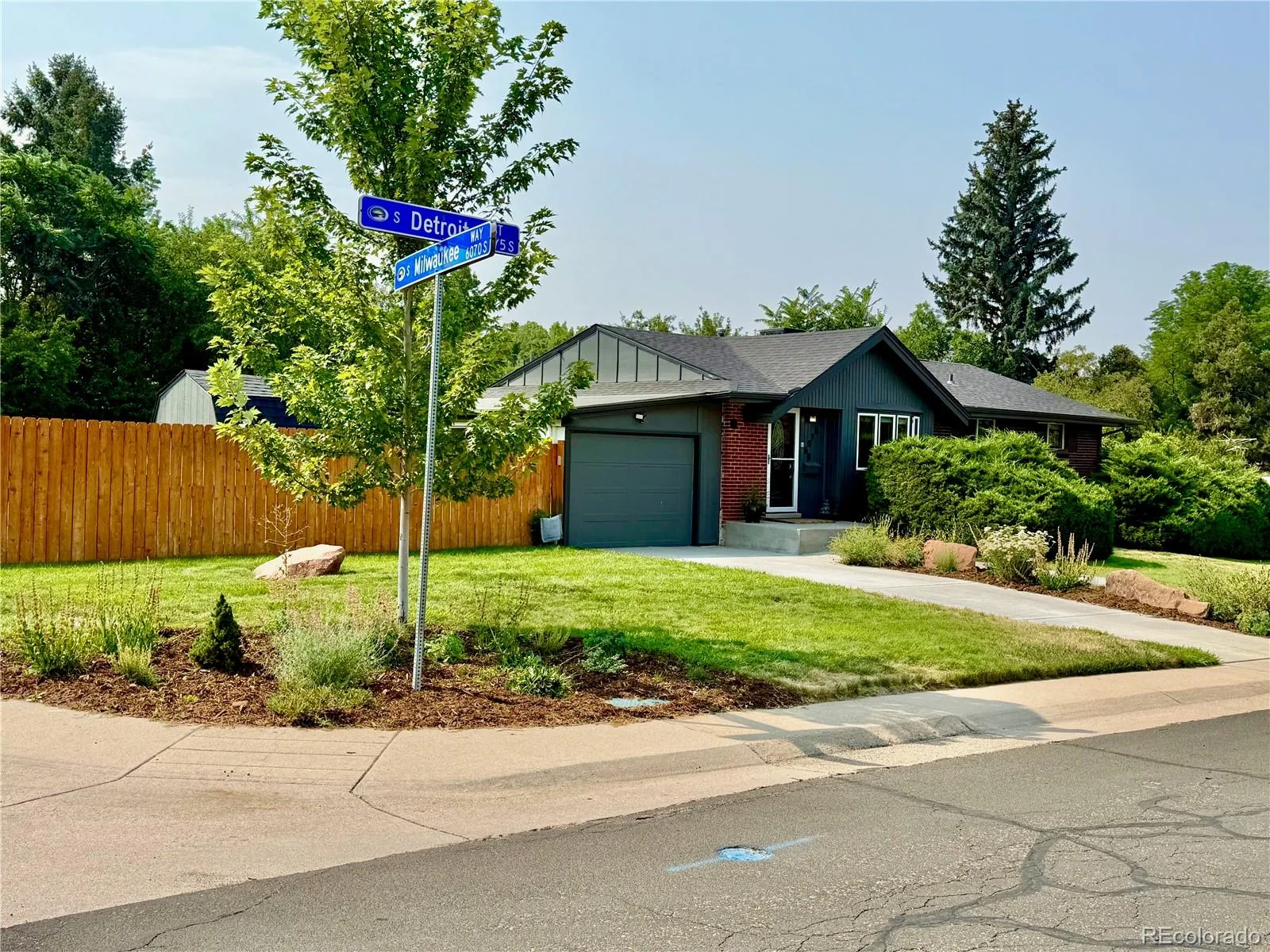 6070 S Detroit Street Littleton CO 80121 | MLS #REC2586689 08292026005809 1600 1