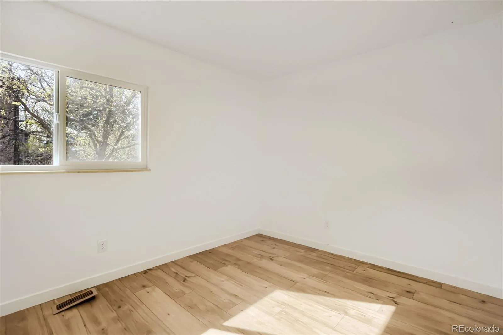 1215 Devonshire Court Lafayette CO 80026 | MLS #REC2588650 04092026173902 1600 11