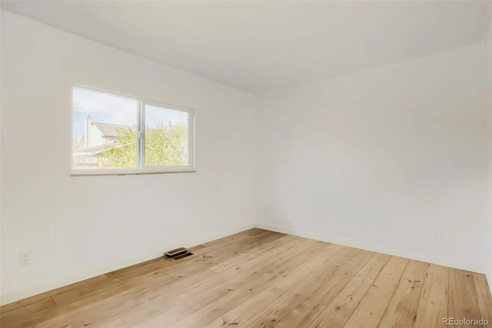 1215 Devonshire Court Lafayette CO 80026 | MLS #REC2588650 04092026173902 1600 9