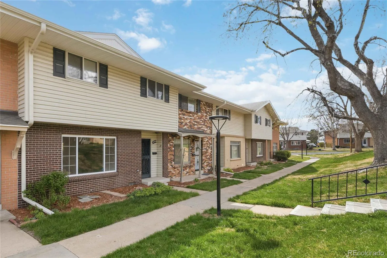 9209 E Nassau Avenue Denver CO 80237 MLS #REC2590897 04252026081922 1600 0