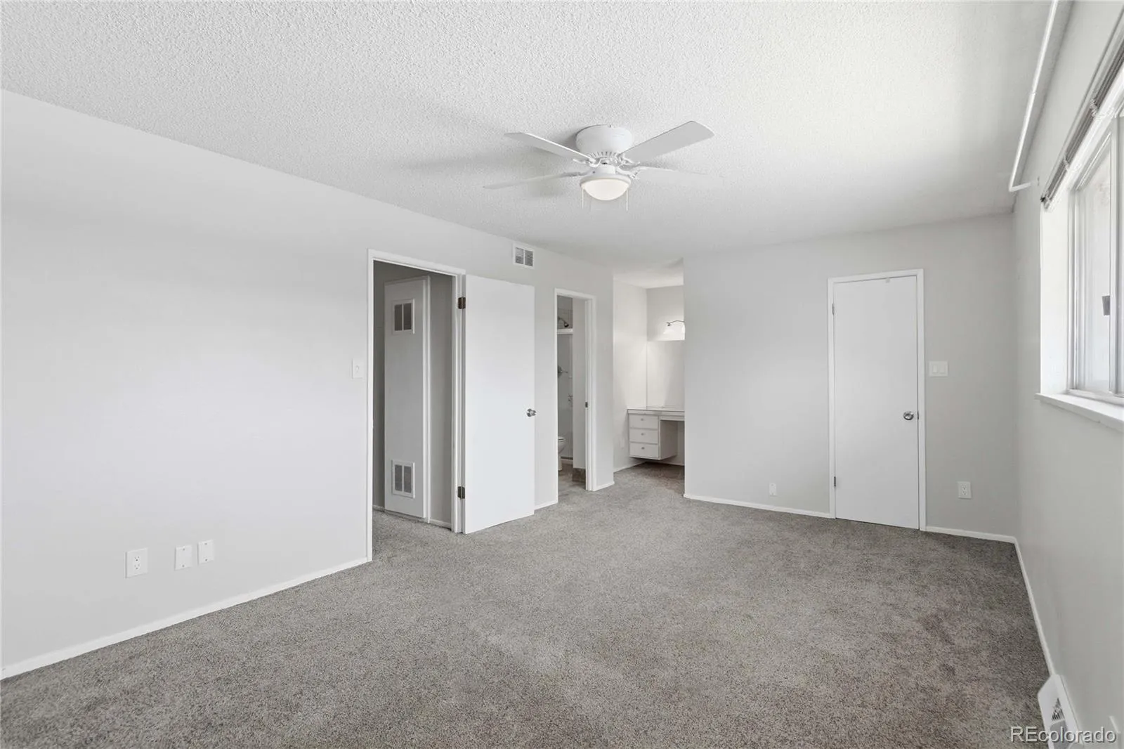9209 E Nassau Avenue Denver CO 80237 MLS #REC2590897 04252026081922 1600 6