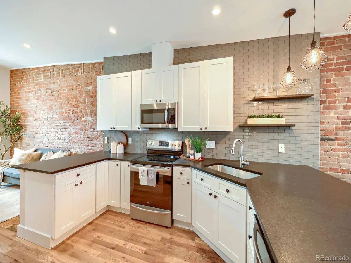 2955 Champa Street Denver CO 80205 MLS #REC2593136 06102026193757 1200 4