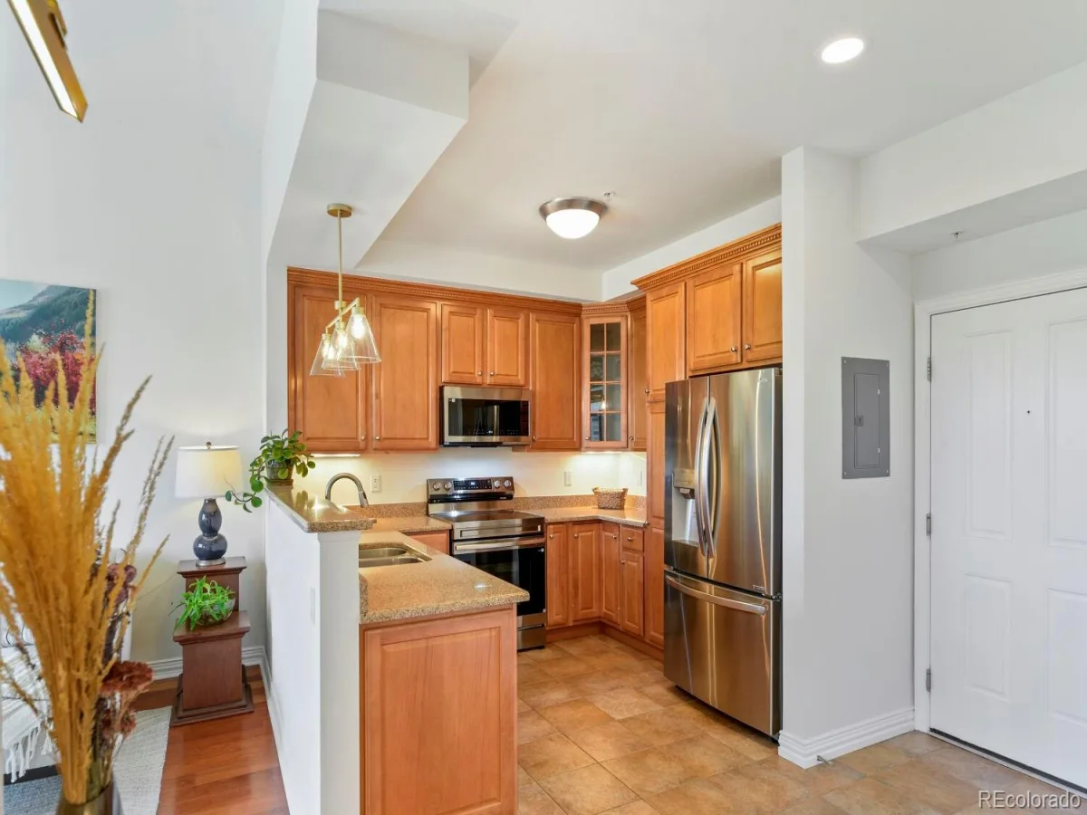 2700 E Cherry Creek South Drive #414 Denver CO 80209 | MLS #REC2595202 09222026220520 1200 8