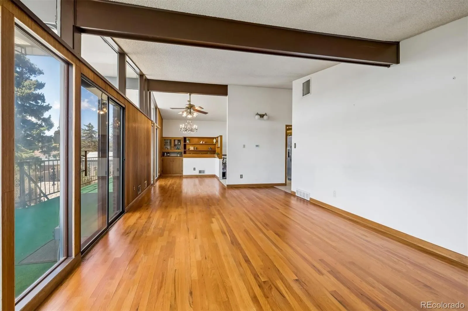 04152026015110 1600 11