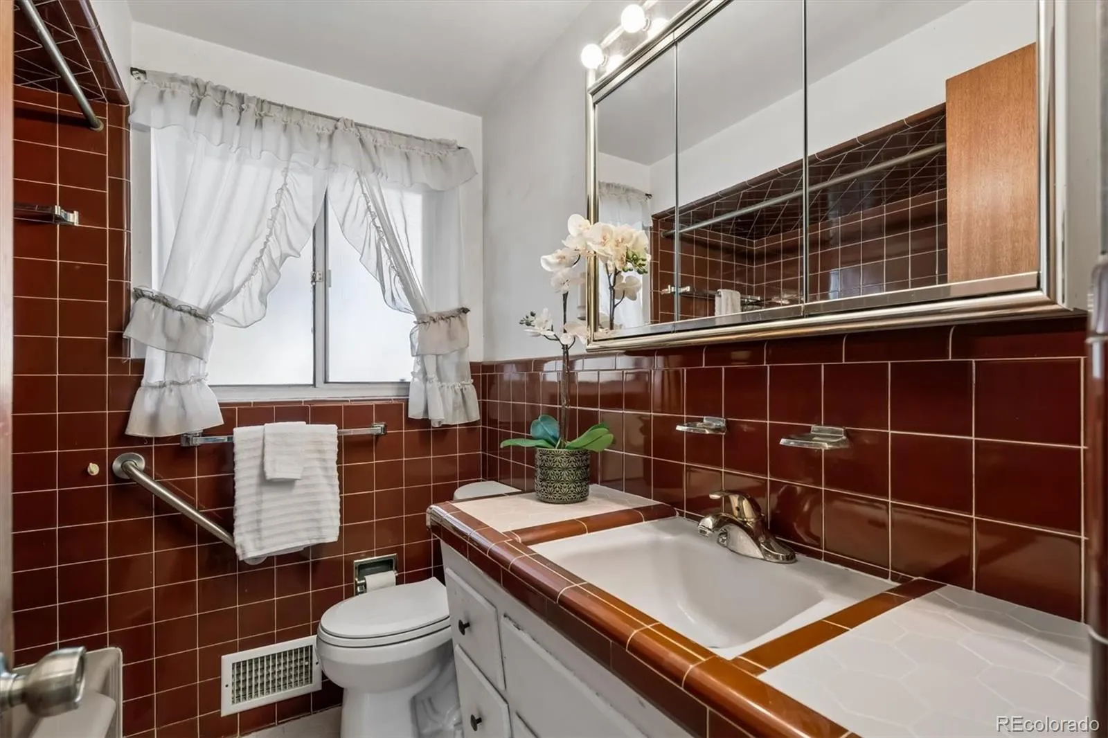 04152026015110 1600 20