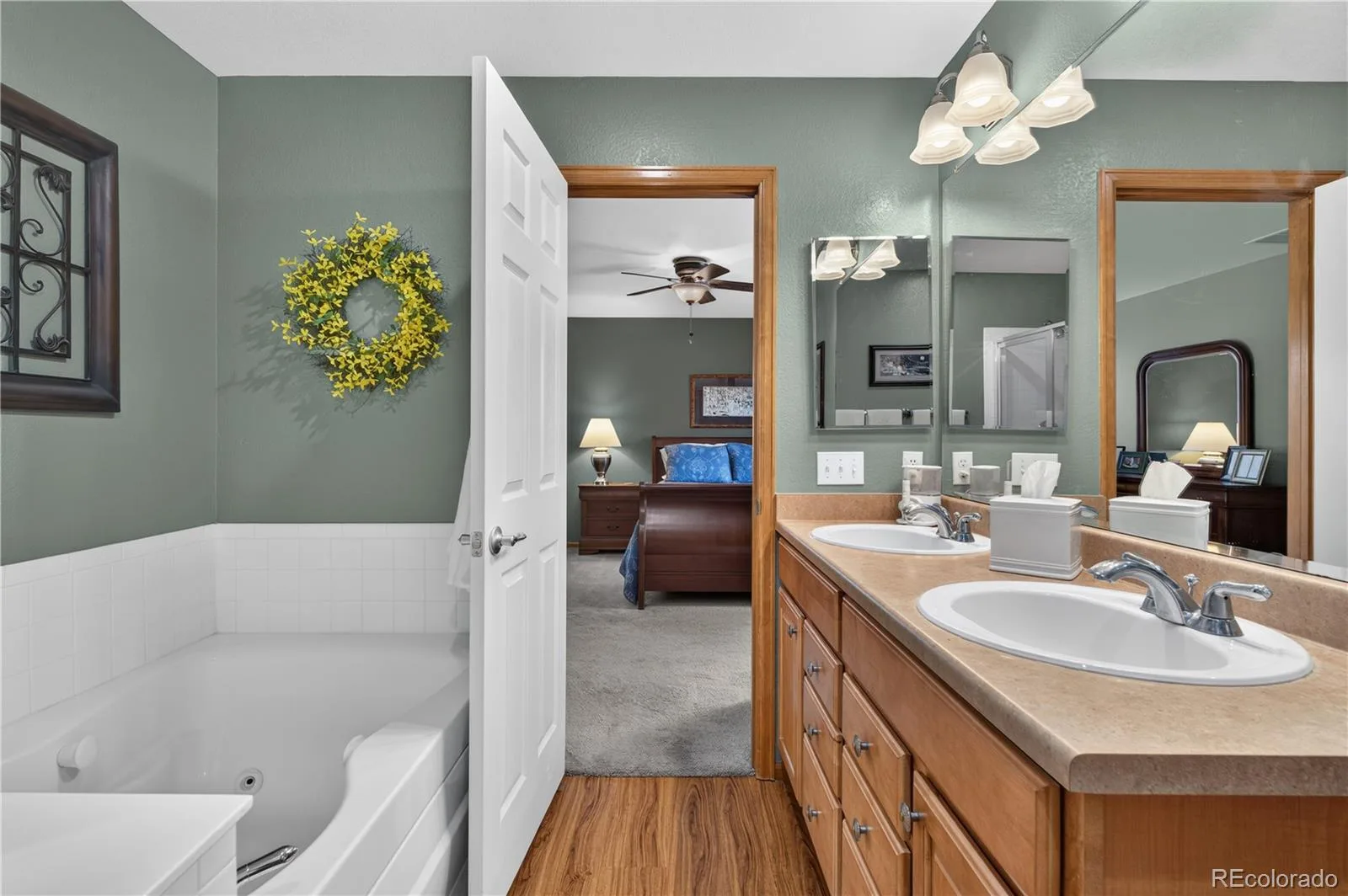 15895 Robins Drive Denver CO 80239 | MLS #REC2597336 08212026161132 1600 18