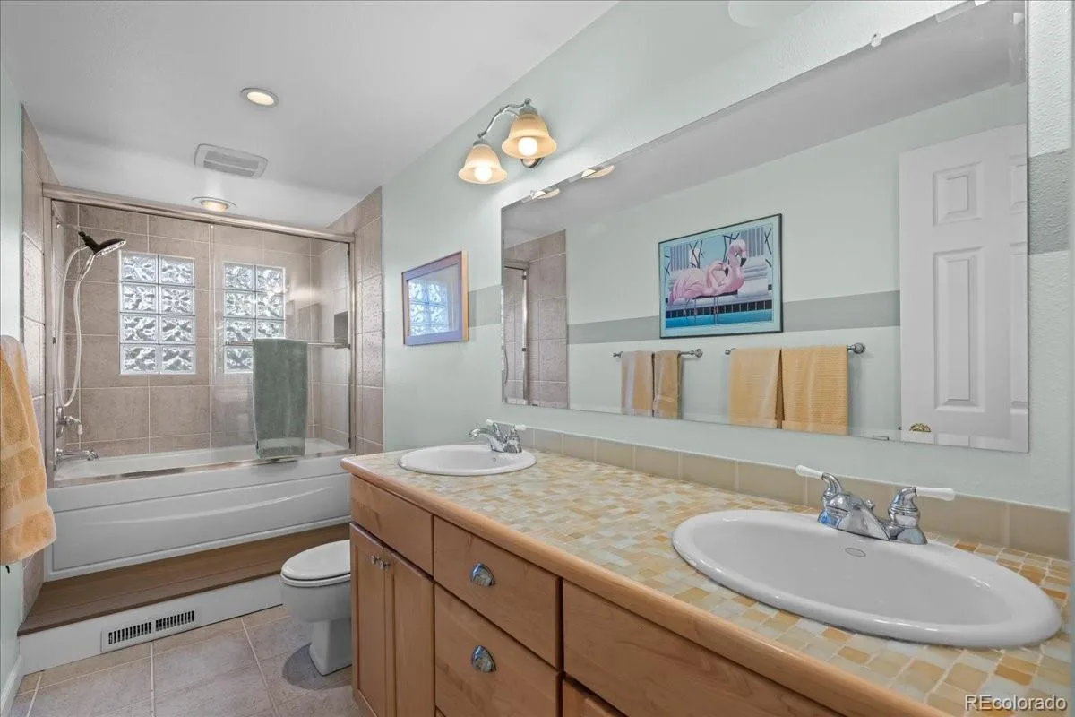 8219 E Geddes Avenue Centennial CO 80112 MLS #REC2600195 06092026014205 1200 27