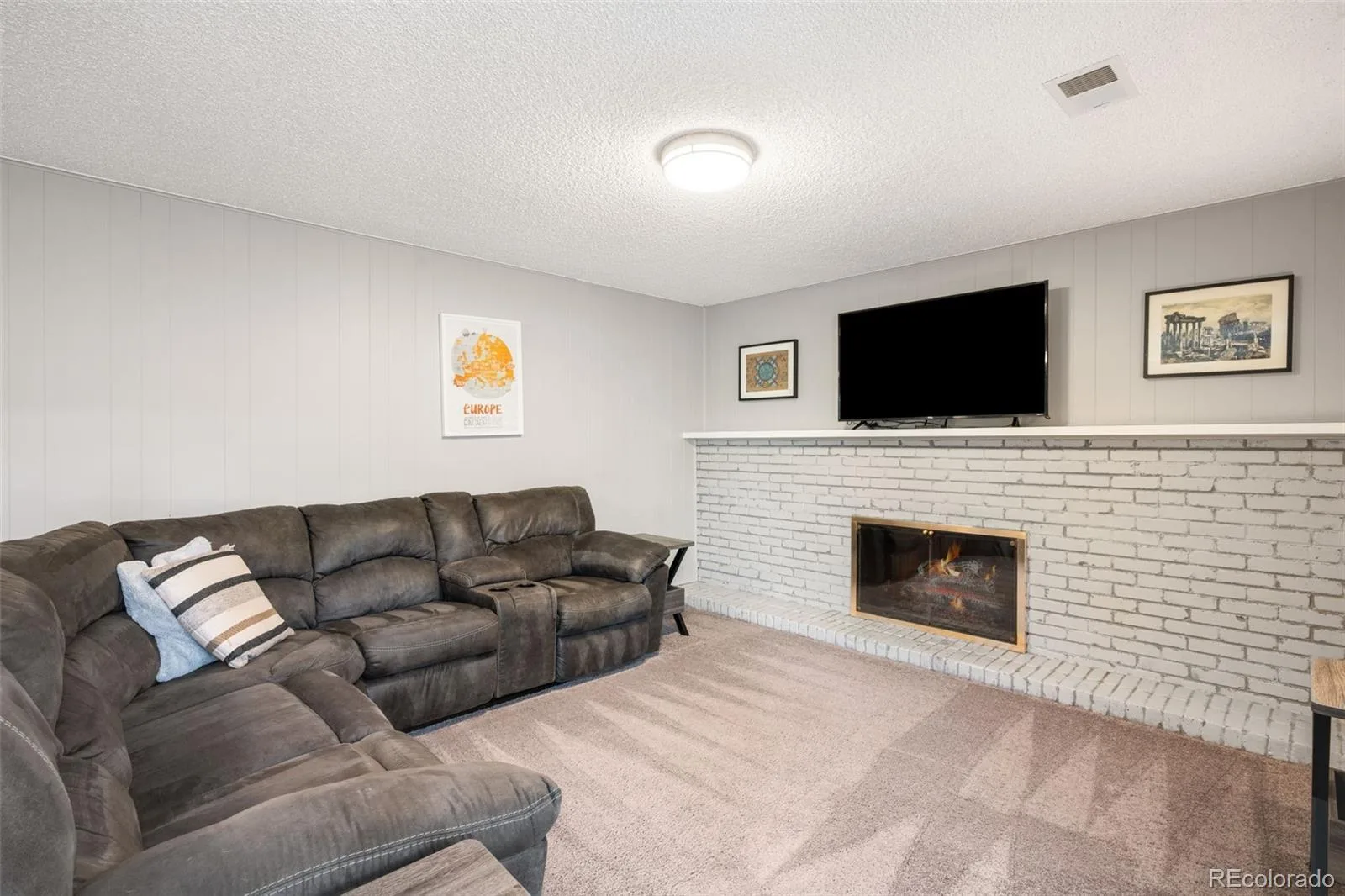 1658 S Ironton Street Aurora CO 80012 | MLS #REC2600433 06192026035321 1600 19