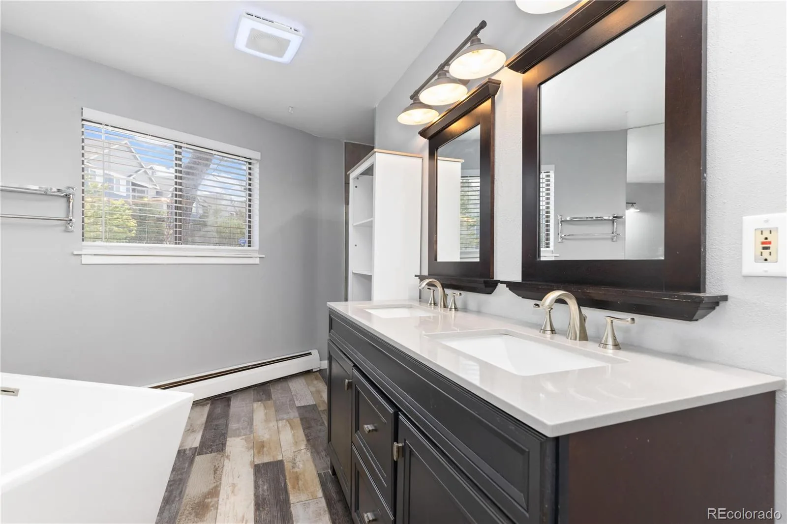 8100 W Quincy Avenue #E Littleton CO 80123 MLS #REC2602832 06162026015351 1600 19