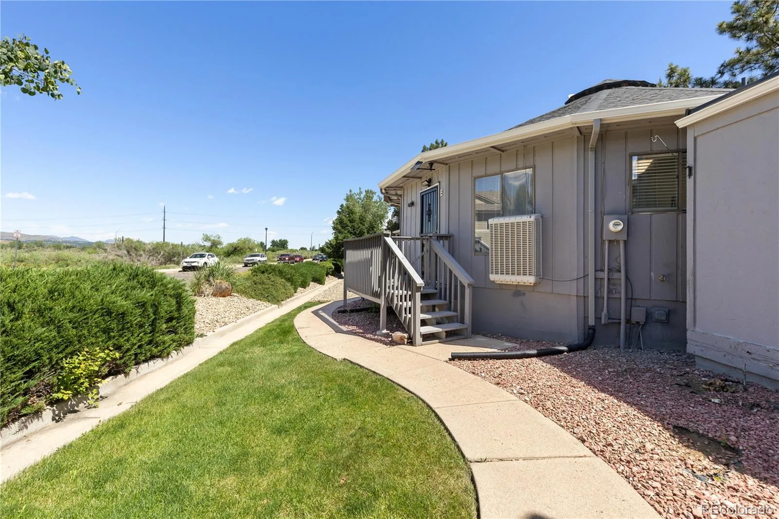 8100 W Quincy Avenue #E Littleton CO 80123 MLS #REC2602832 06162026015351 1600 24