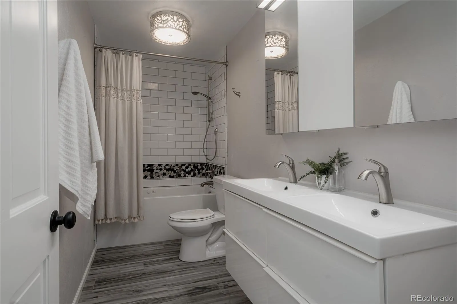 12851 E Vassar Drive Aurora CO 80014 MLS #REC2618478 05162026035955 1600 21