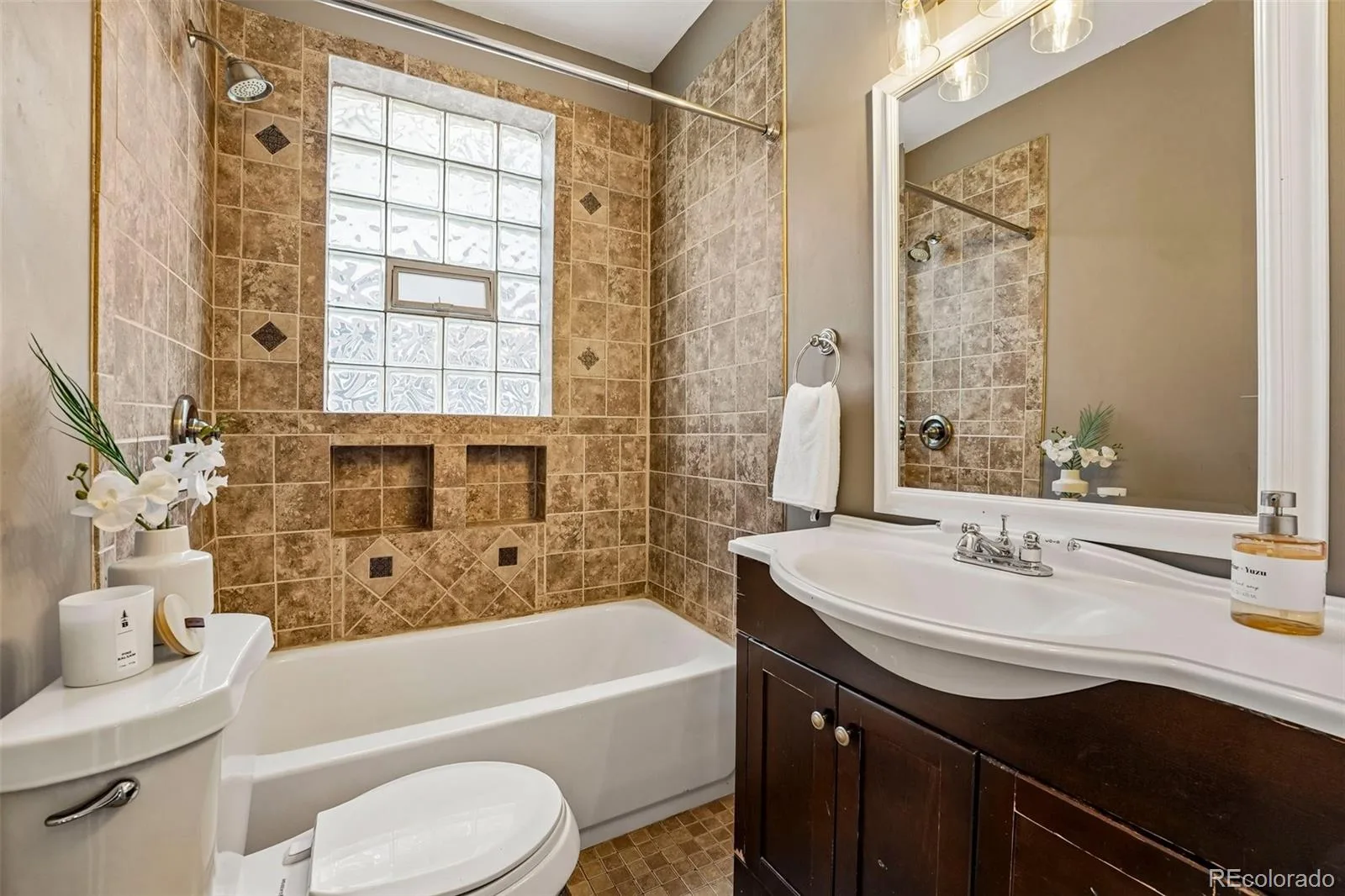 2811 Federal Boulevard Denver CO 80211 | MLS #REC2618933 08062026212012 1600 29